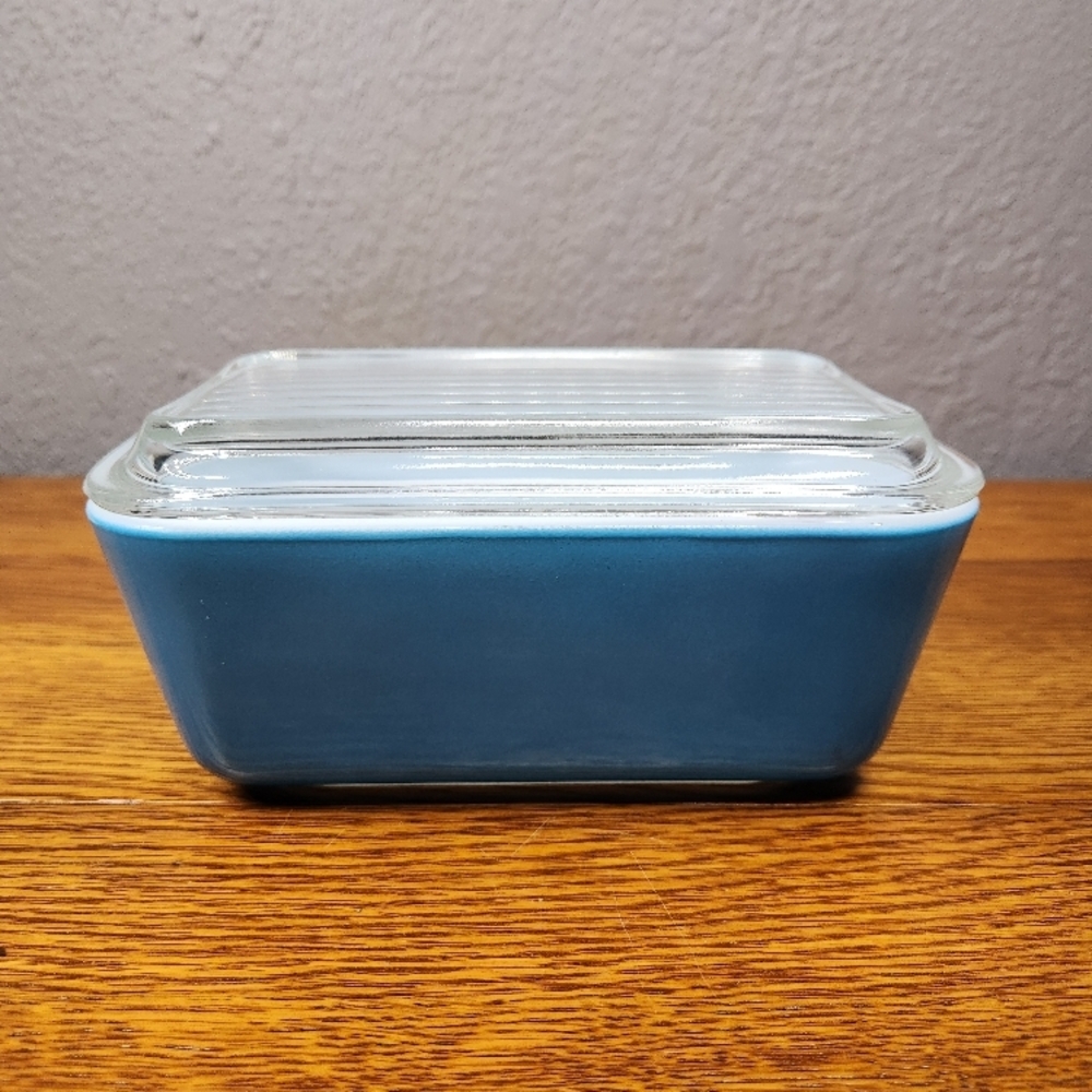 Pyrex fridgie 502 Turquoise